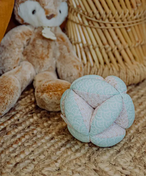 Doudou et Compagnie Balle d'activités Lapin de sucre - Vert - 15 cm> Balles Sensorielles