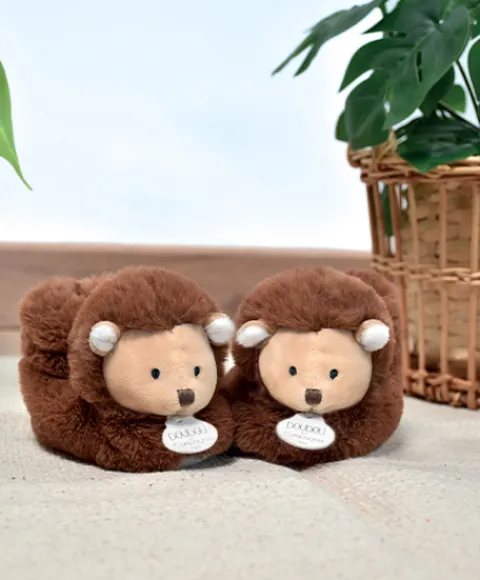 Doudou et Compagnie Chaussons bebe en peluche hérisson - Unicef - 0-6 mois> Chaussons