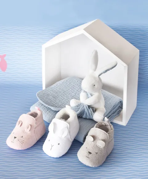 Doudou et Compagnie Coffret chaussons Bébé gris - 0/6 mois> Chaussons