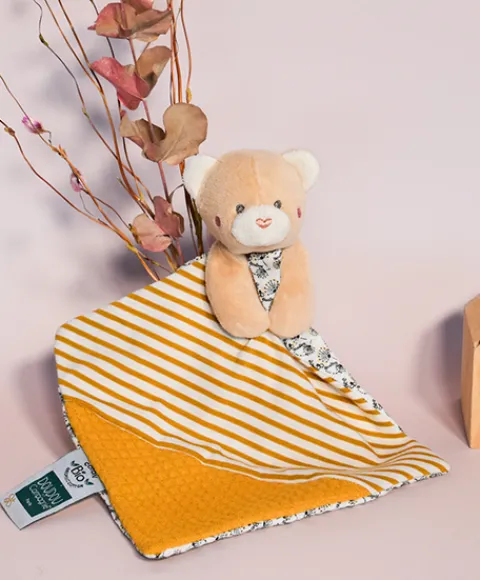 Doudou et Compagnie Doudou bébé ours en coton BIO - 20 cm - modèle aléatoire> Doudou Plat