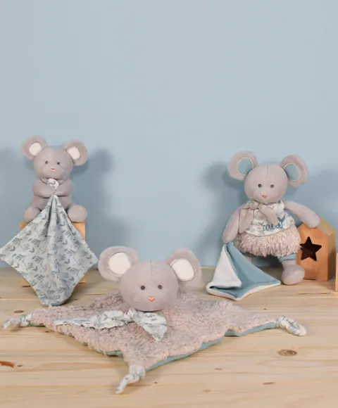 Doudou et Compagnie Doudou carré plat Souris grise en coton BIO- 25 cm> Doudou Plat|Doudous En Coton Bio