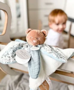 Doudou et Compagnie Doudou OURS bleu avec pétales - BOH'AIME -> Doudou Plat