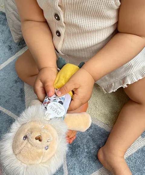 Doudou et Compagnie Hochet Pouet - Jaune ou Gris - BOH'AIME> Hochets Et Pantins D'Activités