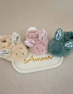 Doudou et Compagnie Lapin Doudou - Coffret cadeau Chaussons et Doudou Beige 15 cm><noscript><img width=