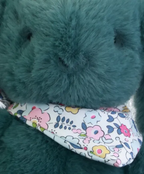 Doudou et Compagnie Peluche lapin vert 25 cm - Lapin Fleurette> Peluches