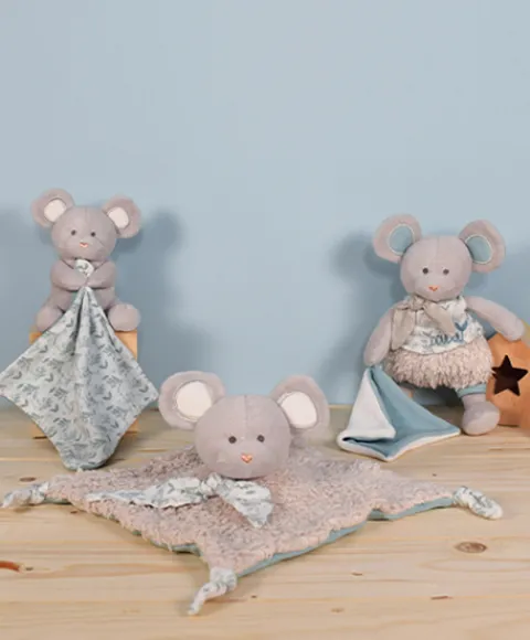 Doudou et Compagnie Souris en peluche grise avec mouchoir vert en coton BIO - 22 cm> Doudou Mouchoir|Doudous En Coton Bio