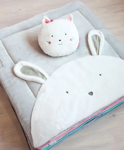 Doudou et Compagnie Tapis de Parc Lapin - gris perle - 100 x 100 cm> Les Tapis