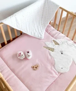 Doudou et Compagnie Tapis de Parc Licorne rose - 100 x 100 cm> Les Tapis
