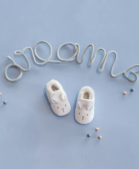 Doudou et Compagnie Coffret chaussons Bébé blancs - 0/6 mois