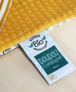 Doudou et Compagnie Doudou bébé abeille Pollen en coton BIO - 20 cm - modèle aléatoire