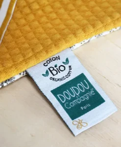 Doudou et Compagnie Doudou bébé ours en coton BIO - 20 cm - modèle aléatoire