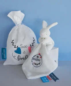 Doudou et Compagnie Sac à doudou + Doudou lapin "Mon Doudou + fort que tout " 10 cm - Unicef